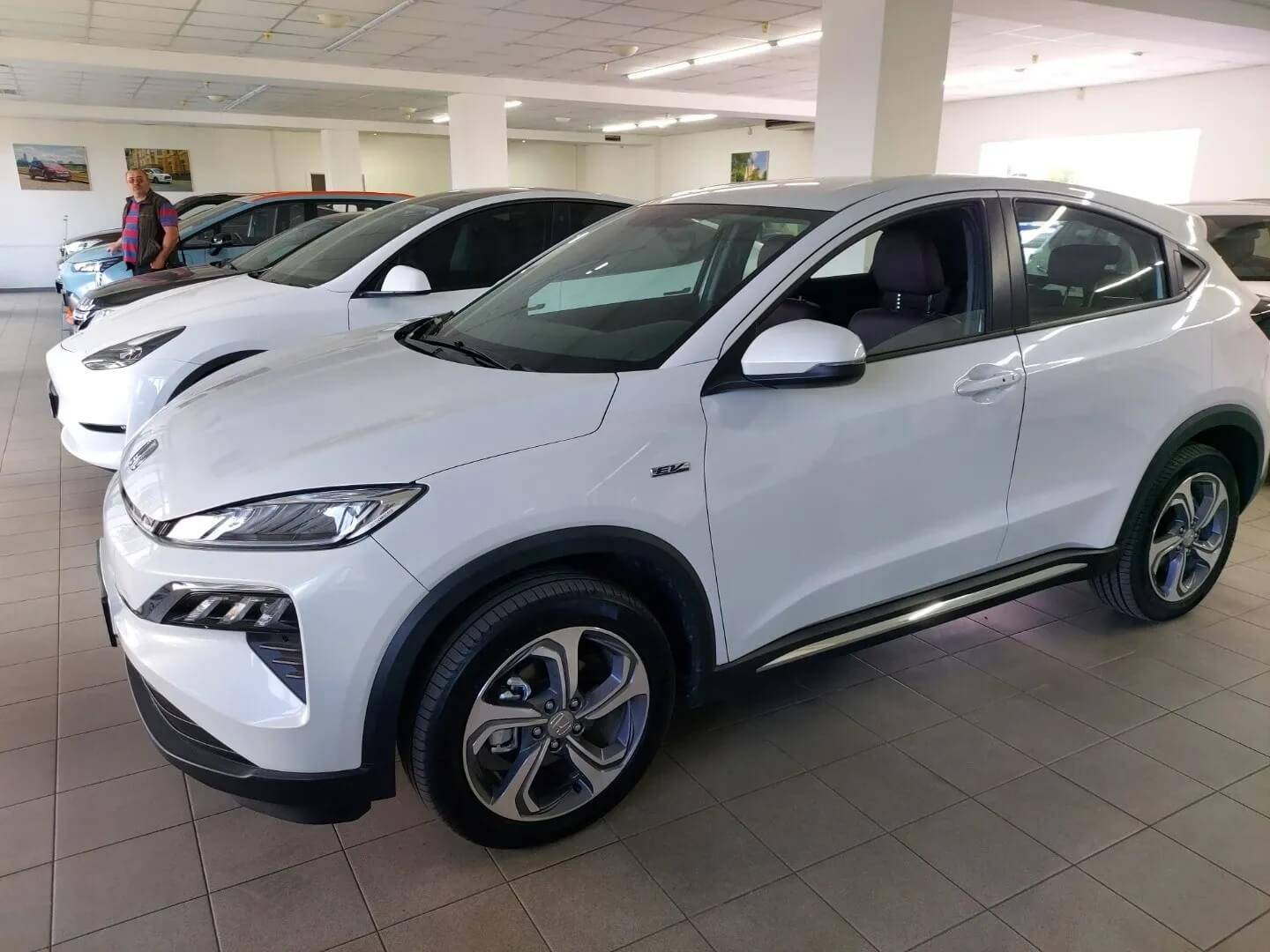Електромобілі Honda: Моделі. Комплектації. Ціни. Купити електромобіль Ніссан в Києві і в Україні.