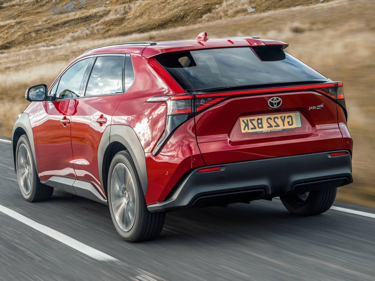 Toyota bZ4X купити в Києві та в Україні. Електромобіль Тойота бЗ4х: Характеристики. Комплектації. Ціни.